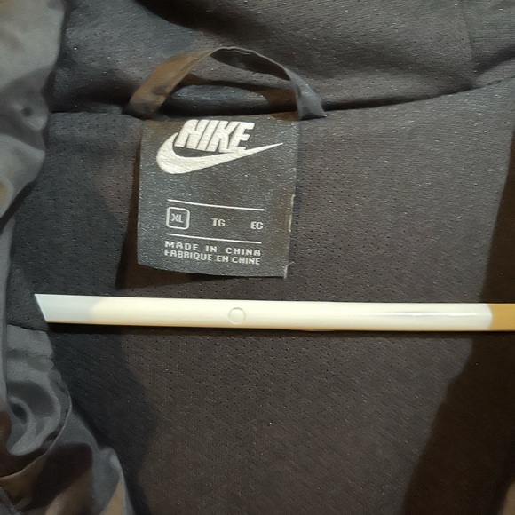 Nike Spring Jacket - Picture 3 of 4